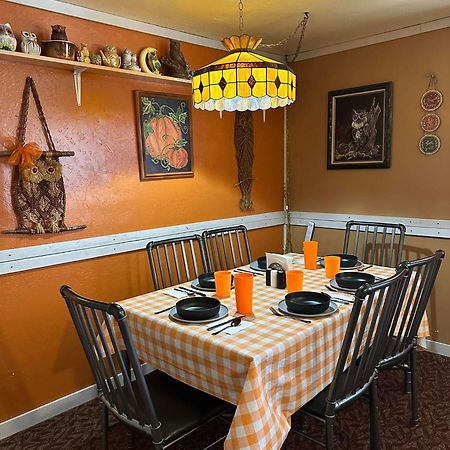 Ez 1 Mile To Fort Sill! Pumpkin Cottage Sleeps 9, Grills, Firepit, Laundry Lawton Dış mekan fotoğraf