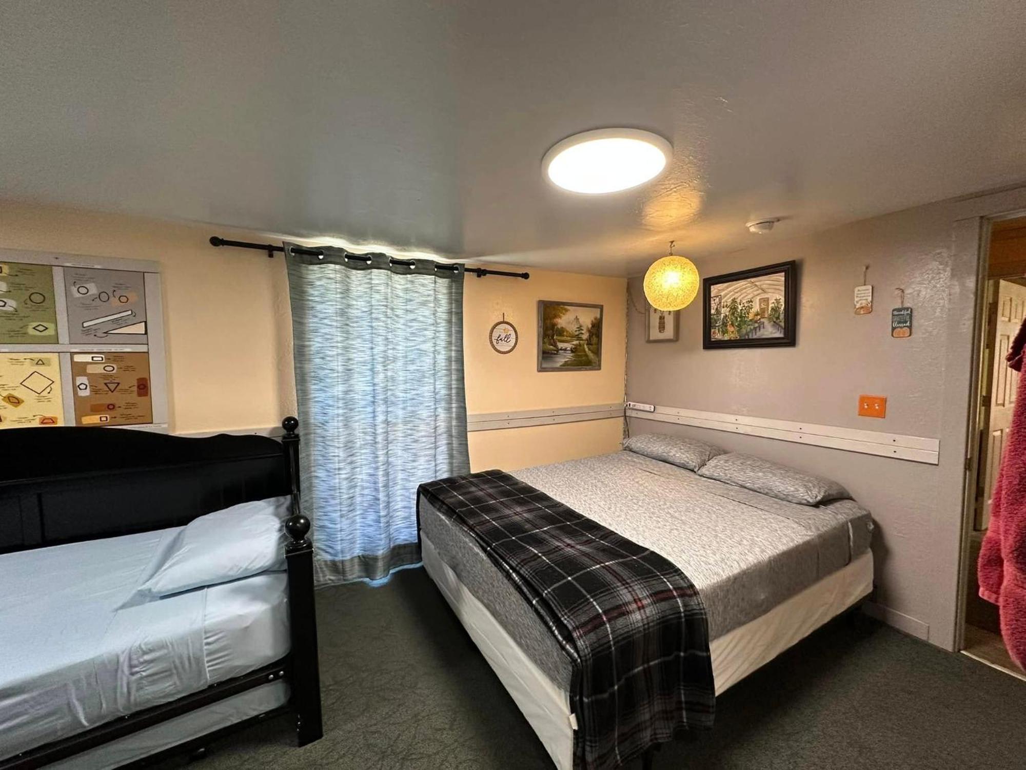 Ez 1 Mile To Fort Sill! Pumpkin Cottage Sleeps 9, Grills, Firepit, Laundry Lawton Dış mekan fotoğraf