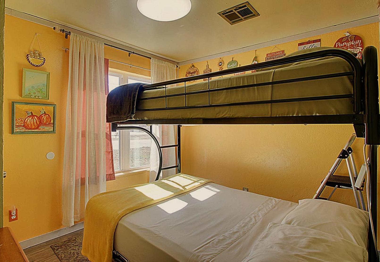 Ez 1 Mile To Fort Sill! Pumpkin Cottage Sleeps 9, Grills, Firepit, Laundry Lawton Dış mekan fotoğraf